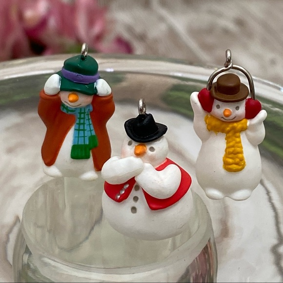 2005 Hallmark Keepsake Set of 3 Snowman Miniature Ornaments - Picture 8 of 10